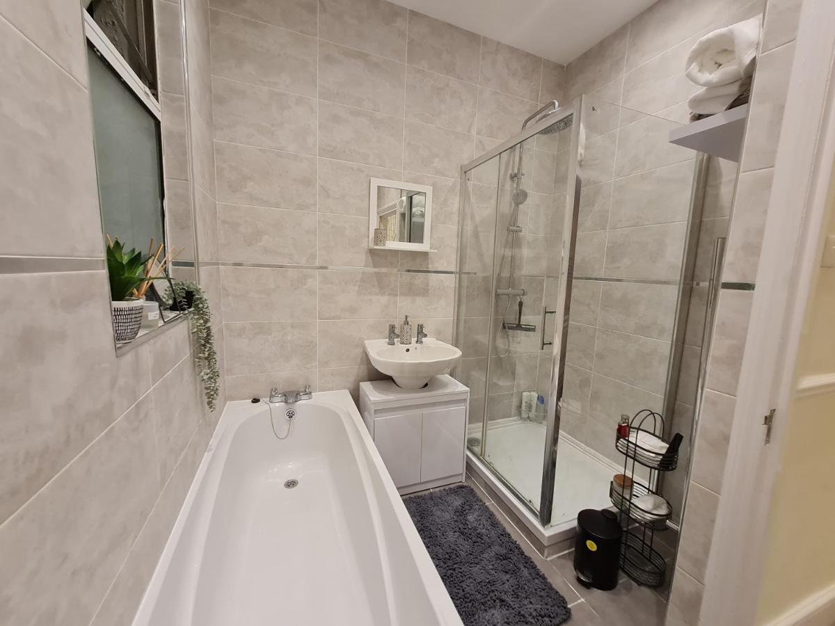 Double Room In Shared Flat London Kültér fotó